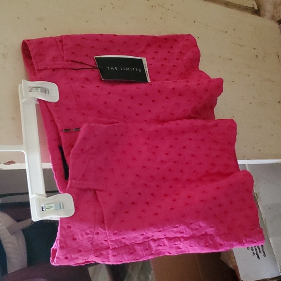 Shorts - Picture 2 of 6